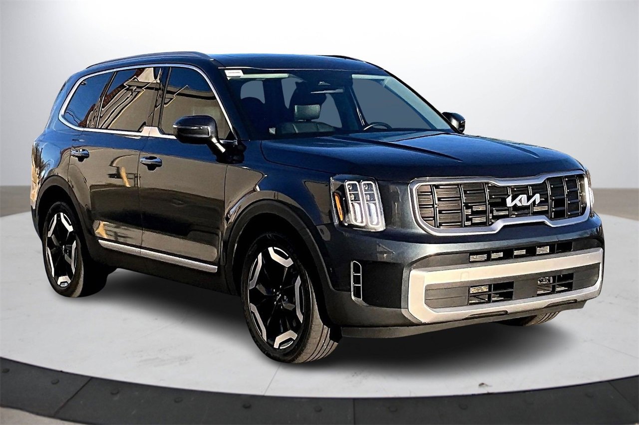 Used 2023 Kia Telluride S w/ S Sunroof Package image 2