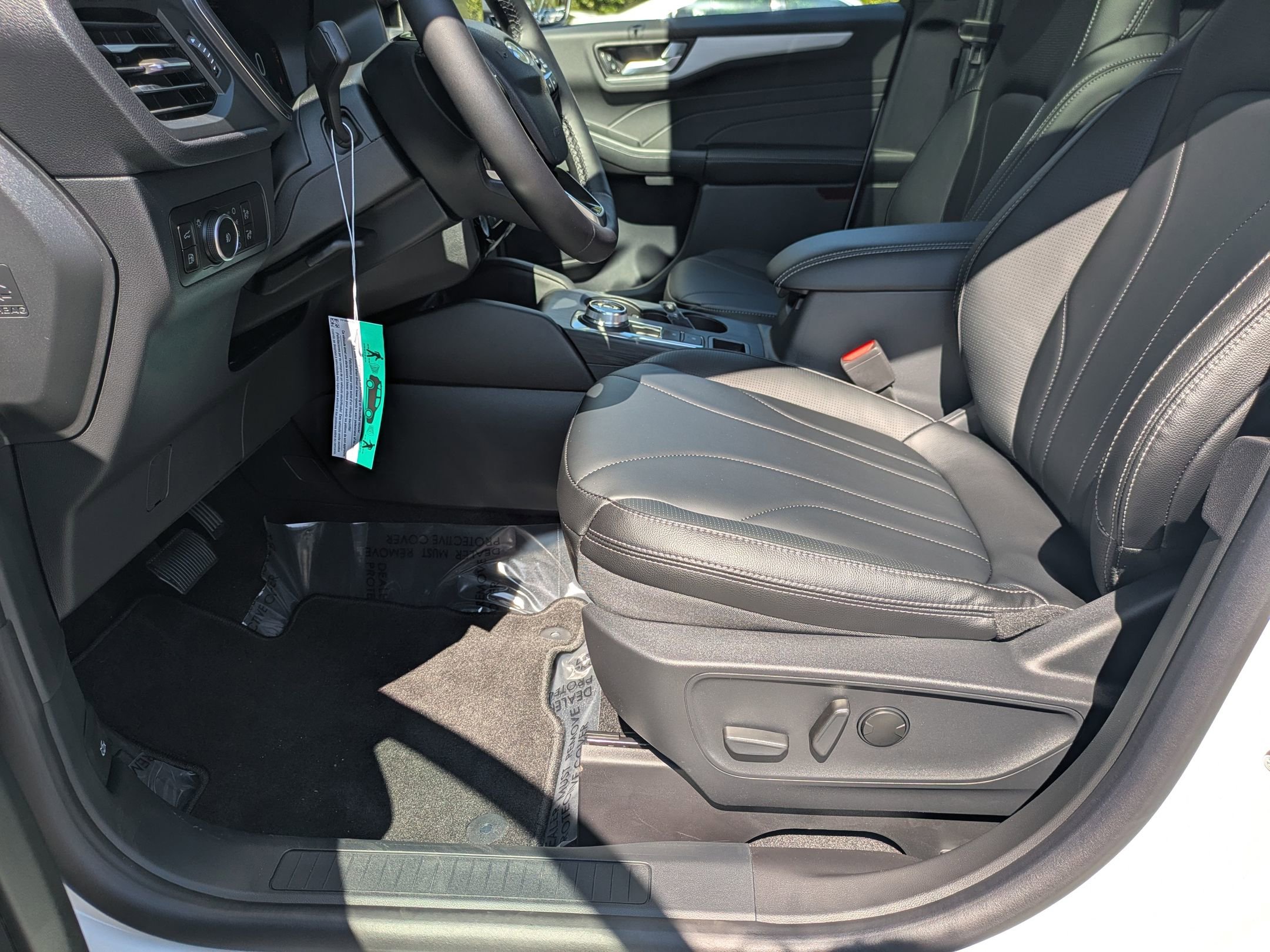 New 2025 Ford Escape SE w/ PHEV Premium Package image 12