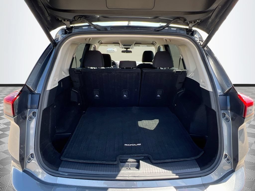 Used 2025 Nissan Rogue SV AWD/4WD image 23