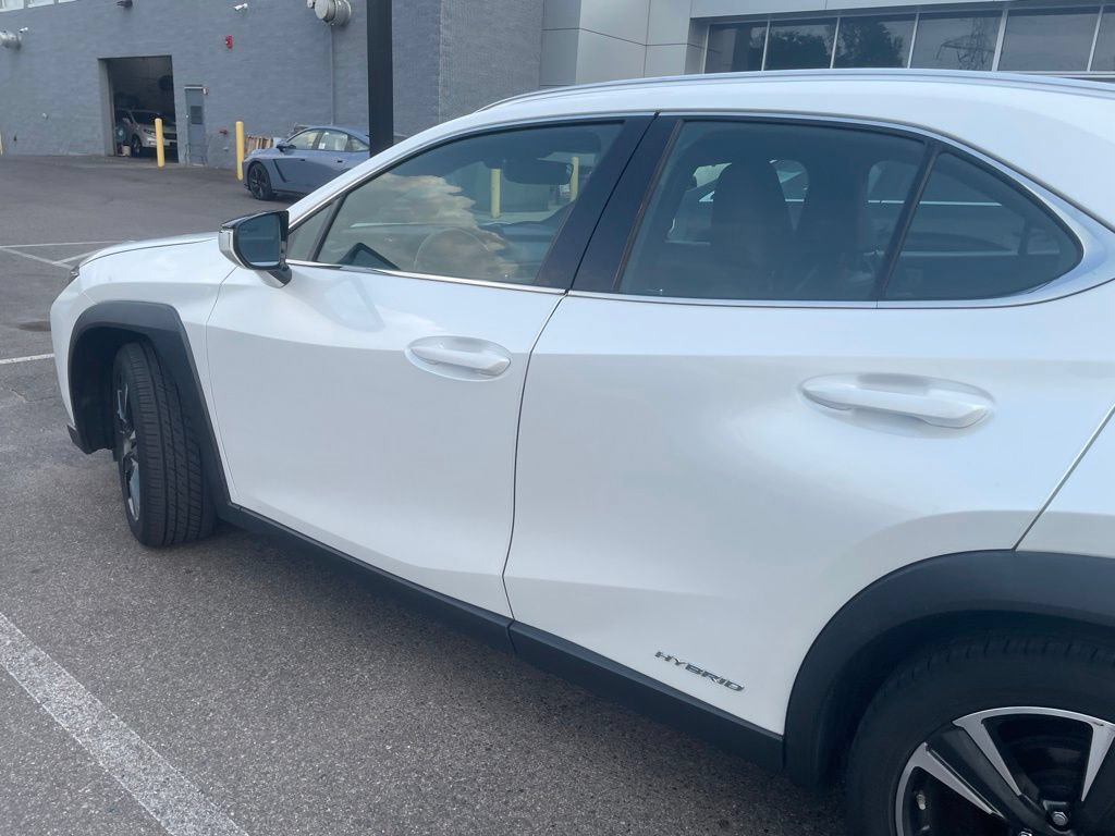 Used 2019 Lexus UX 250h w/ Premium Package AWD/4WD image 16