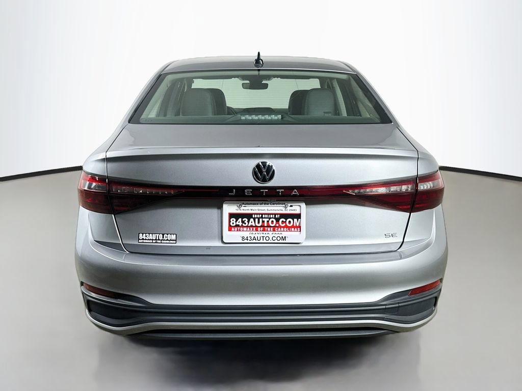 Used 2025 Volkswagen Jetta SE FWD image 6