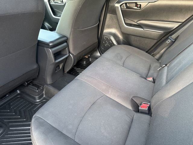 Used 2020 Toyota RAV4 LE FWD image 17