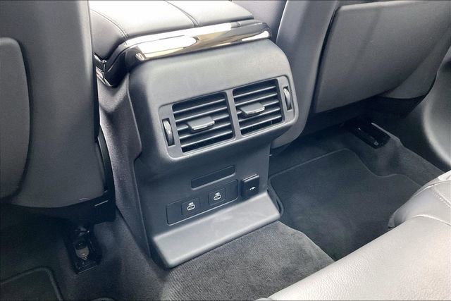 Used 2025 Land Rover Range Rover Velar Dynamic SE image 34