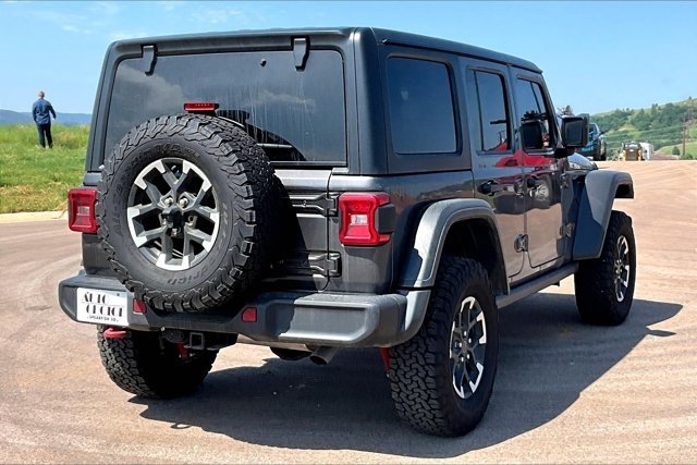 Used 2024 Jeep Wrangler Unlimited Rubicon image 5