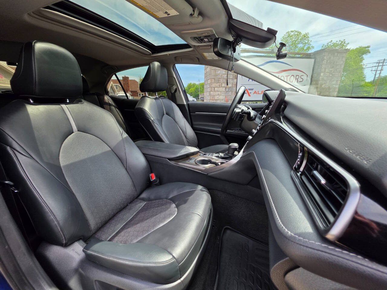 Used 2021 Toyota Camry XSE w/ Navigation Upgrade Package FWD image 9