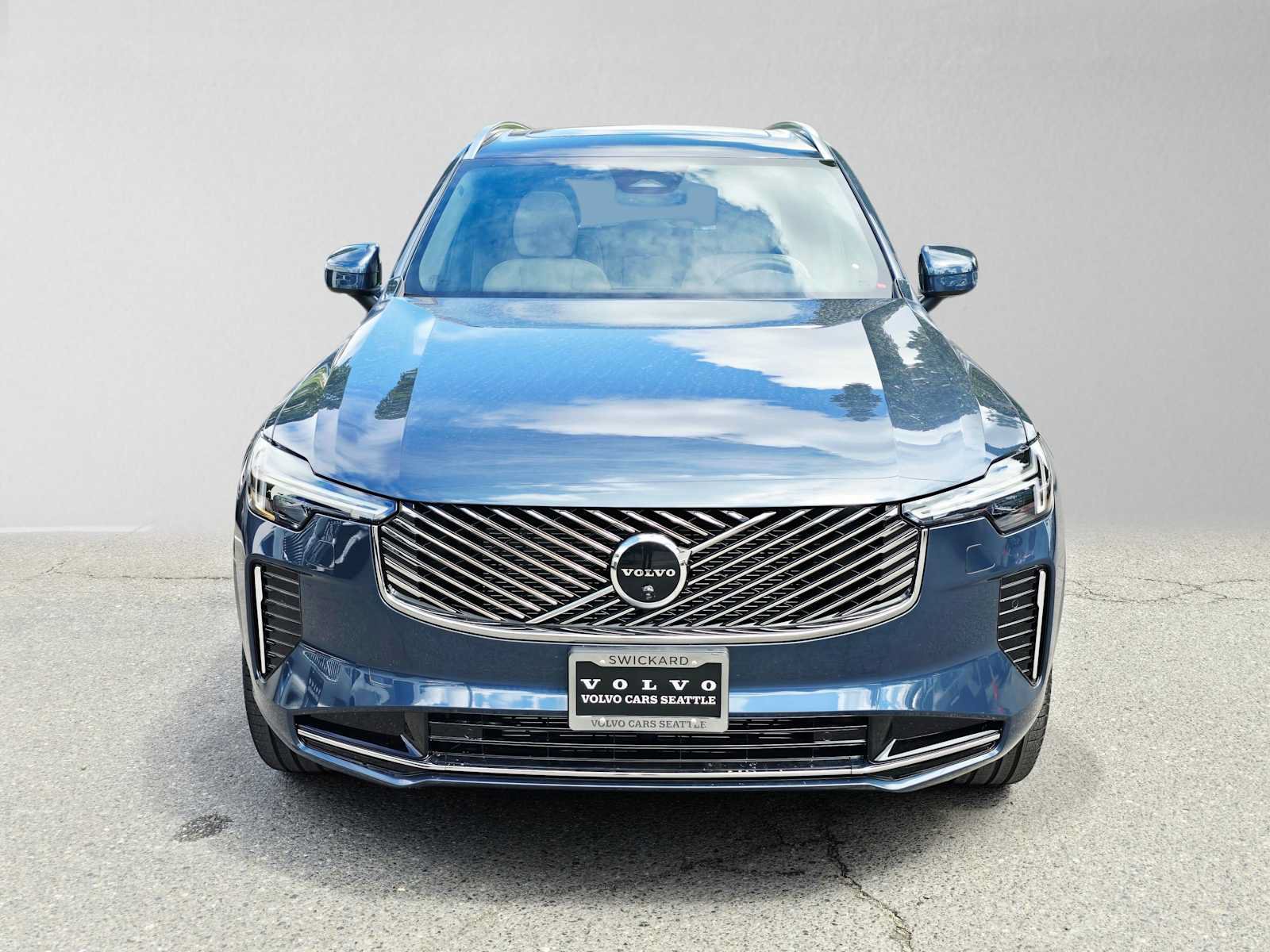 New 2026 Volvo XC90 B6 Plus w/ Protection Package AWD/4WD image 8