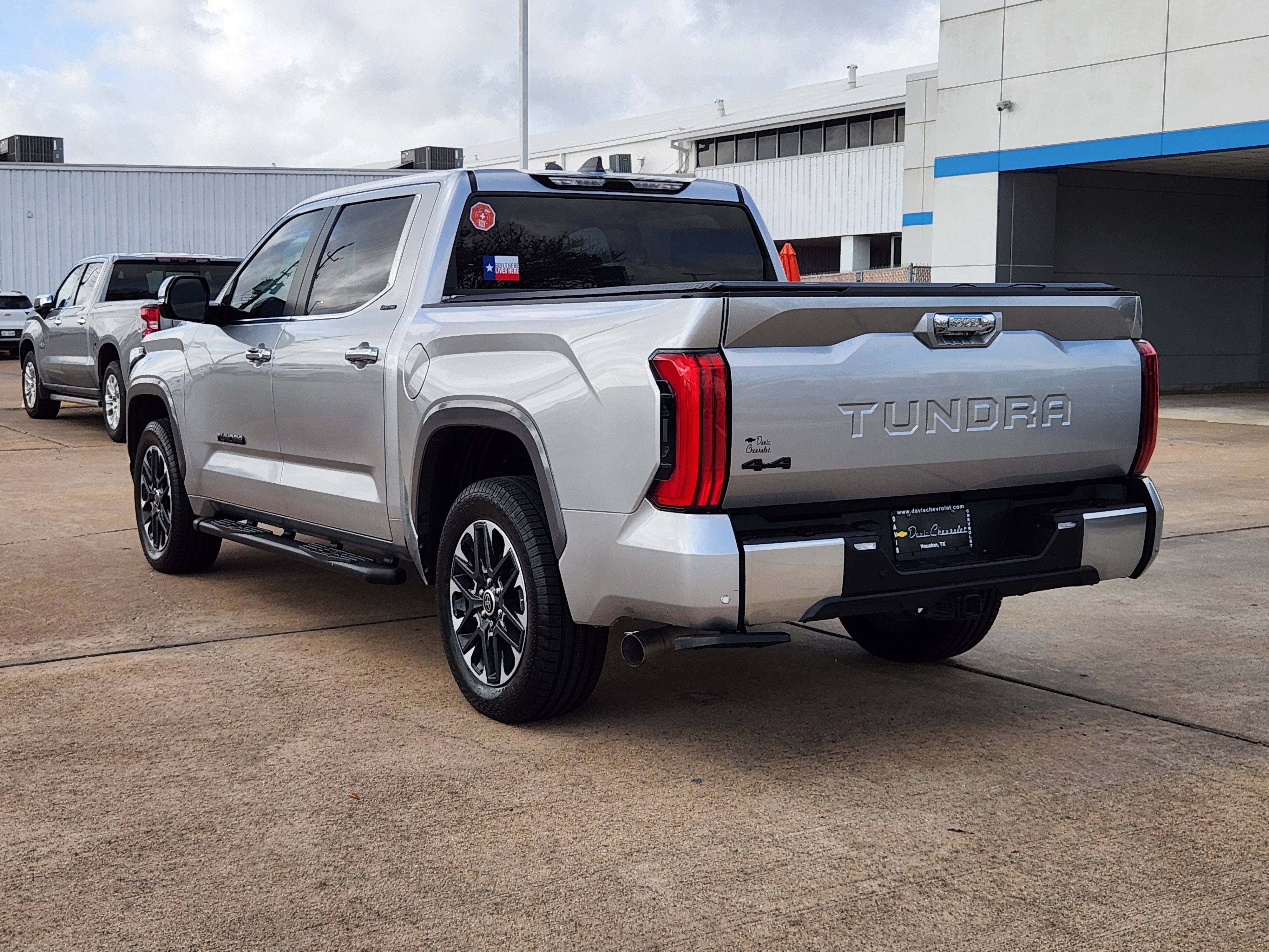 Used 2024 Toyota Tundra Limited w/ Power Package image 8