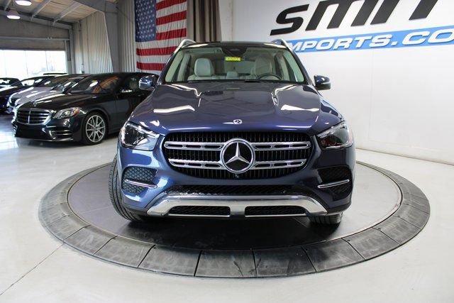 Used 2024 Mercedes-Benz GLE 450e 4MATIC image 3