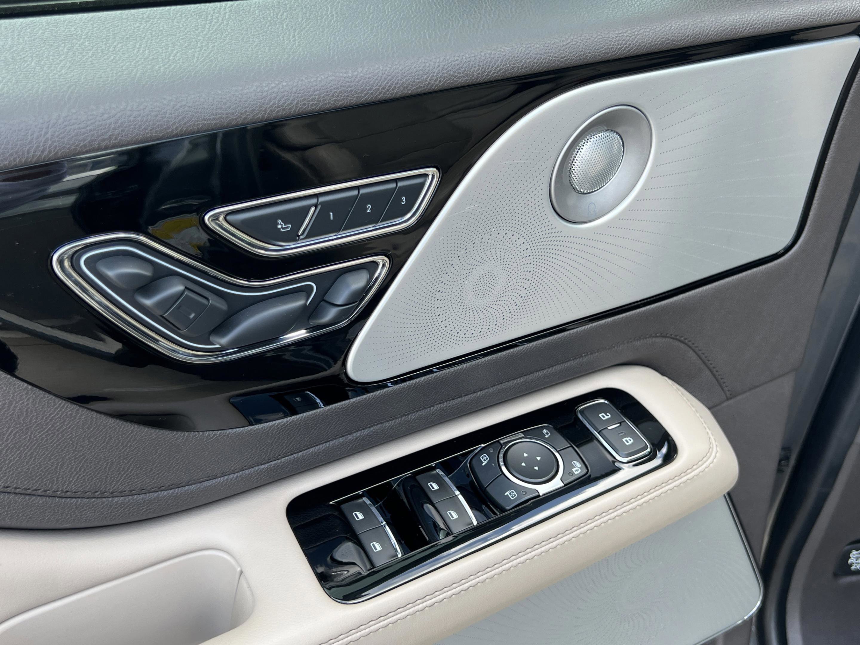 Used 2022 Lincoln Aviator Reserve w/ Equipment Group 201A image 23