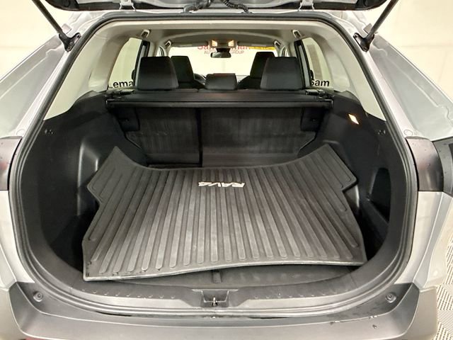 Used 2021 Toyota RAV4 LE image 23