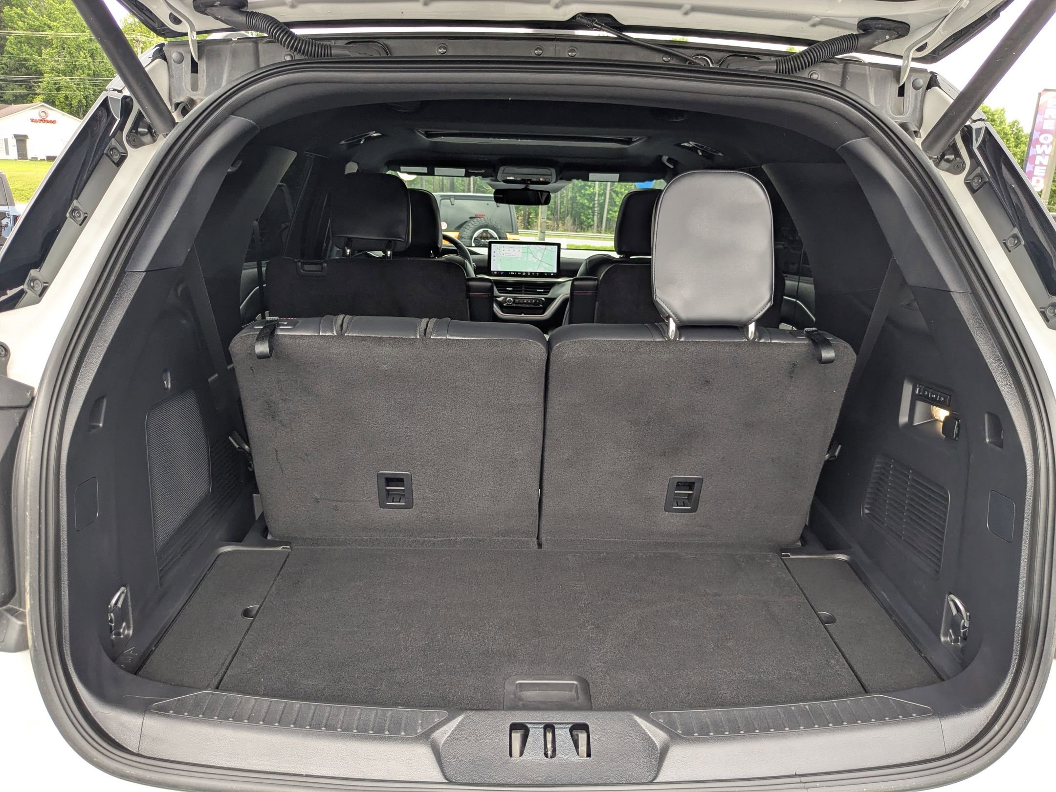 Used 2025 Ford Explorer ST image 26