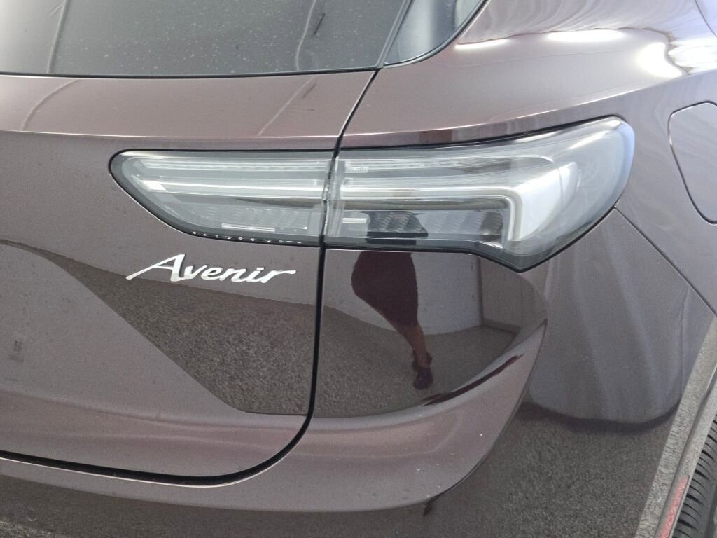 Used 2023 Buick Envision Avenir image 13