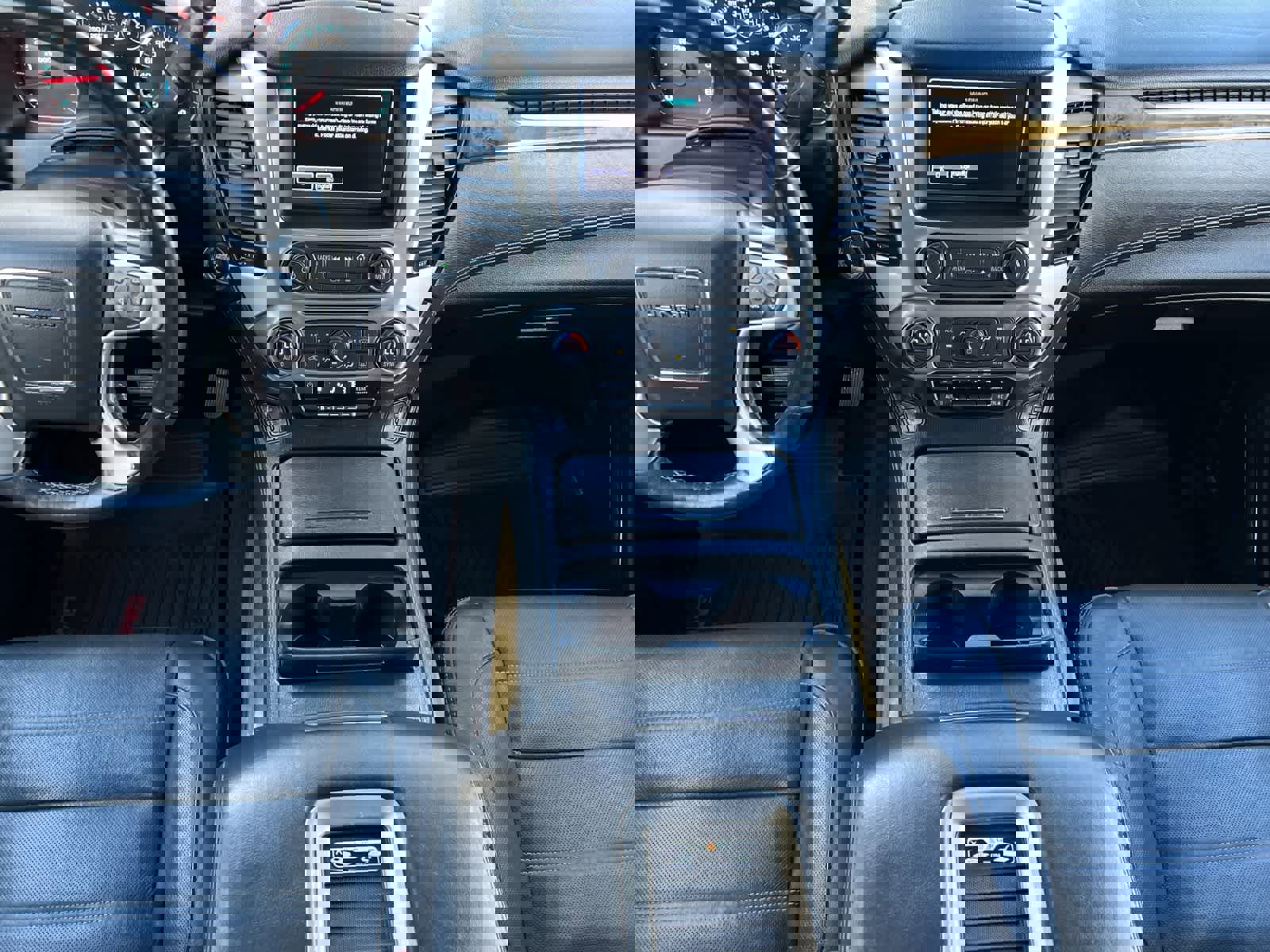 Used 2017 GMC Yukon XL Denali image 3