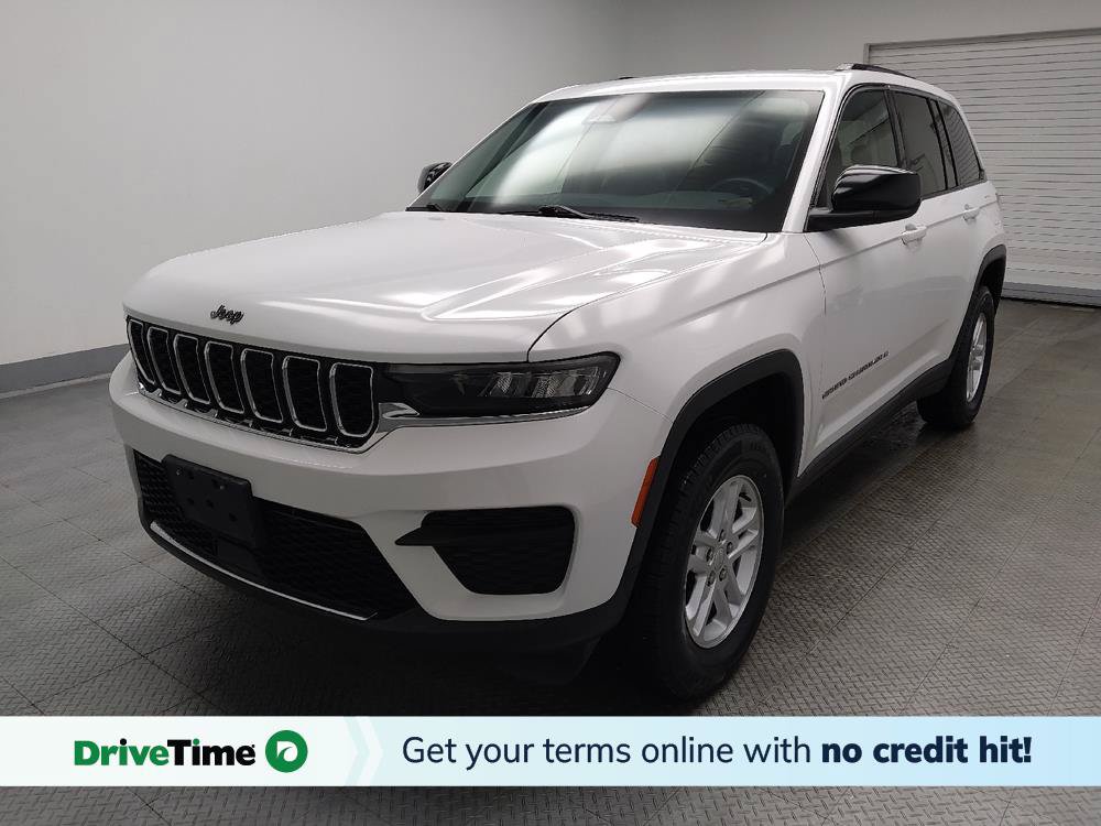 Used 2022 Jeep Grand Cherokee Laredo w/ Luxury Tech Group I AWD/4WD image 1