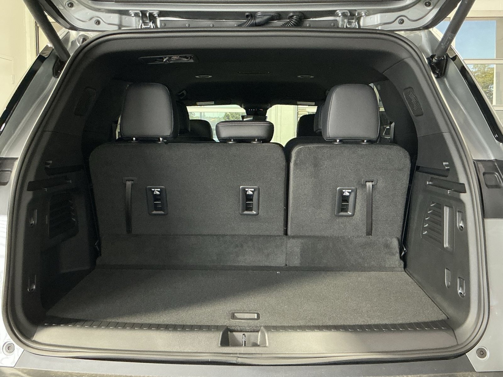 New 2026 Chevrolet Traverse LT w/ Driver Confidence Package FWD image 26