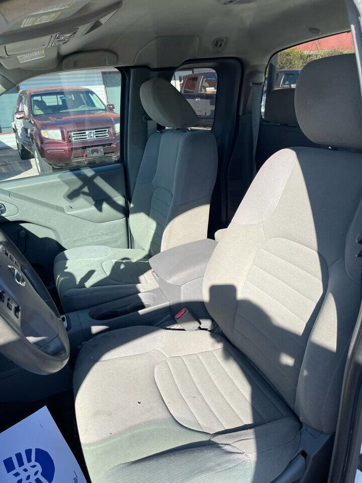 Used 2019 Nissan Frontier S image 12
