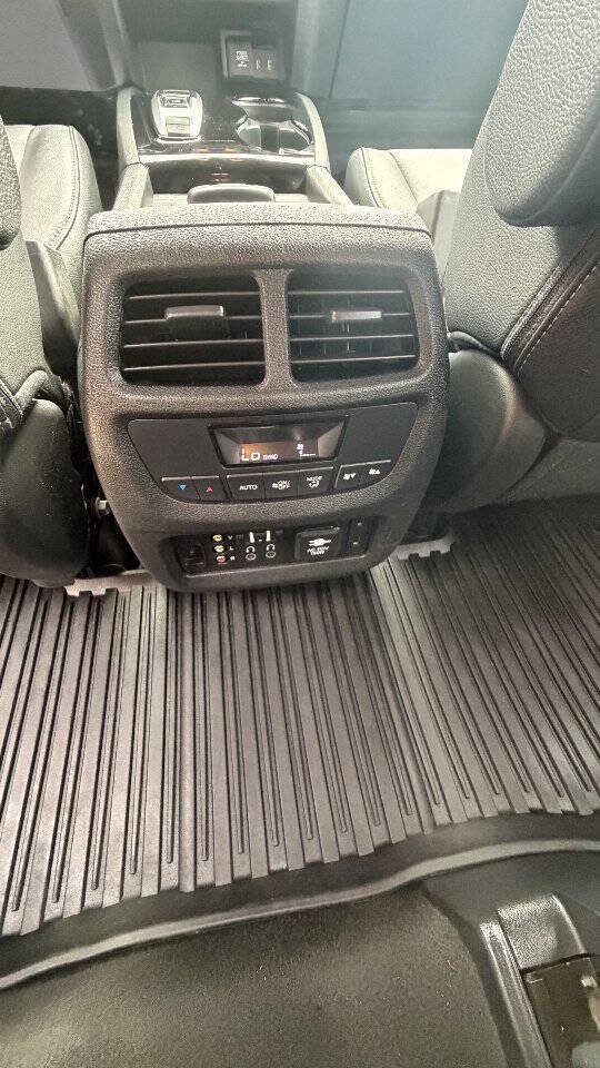 Used 2017 Honda Pilot Touring image 13