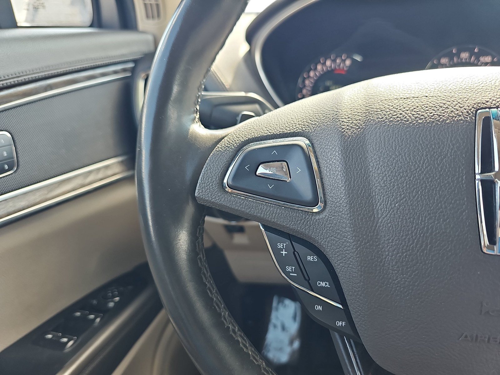 Used 2017 Lincoln MKX Reserve AWD/4WD image 14