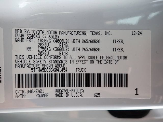 Used 2025 Toyota Tundra Limited AWD/4WD image 14