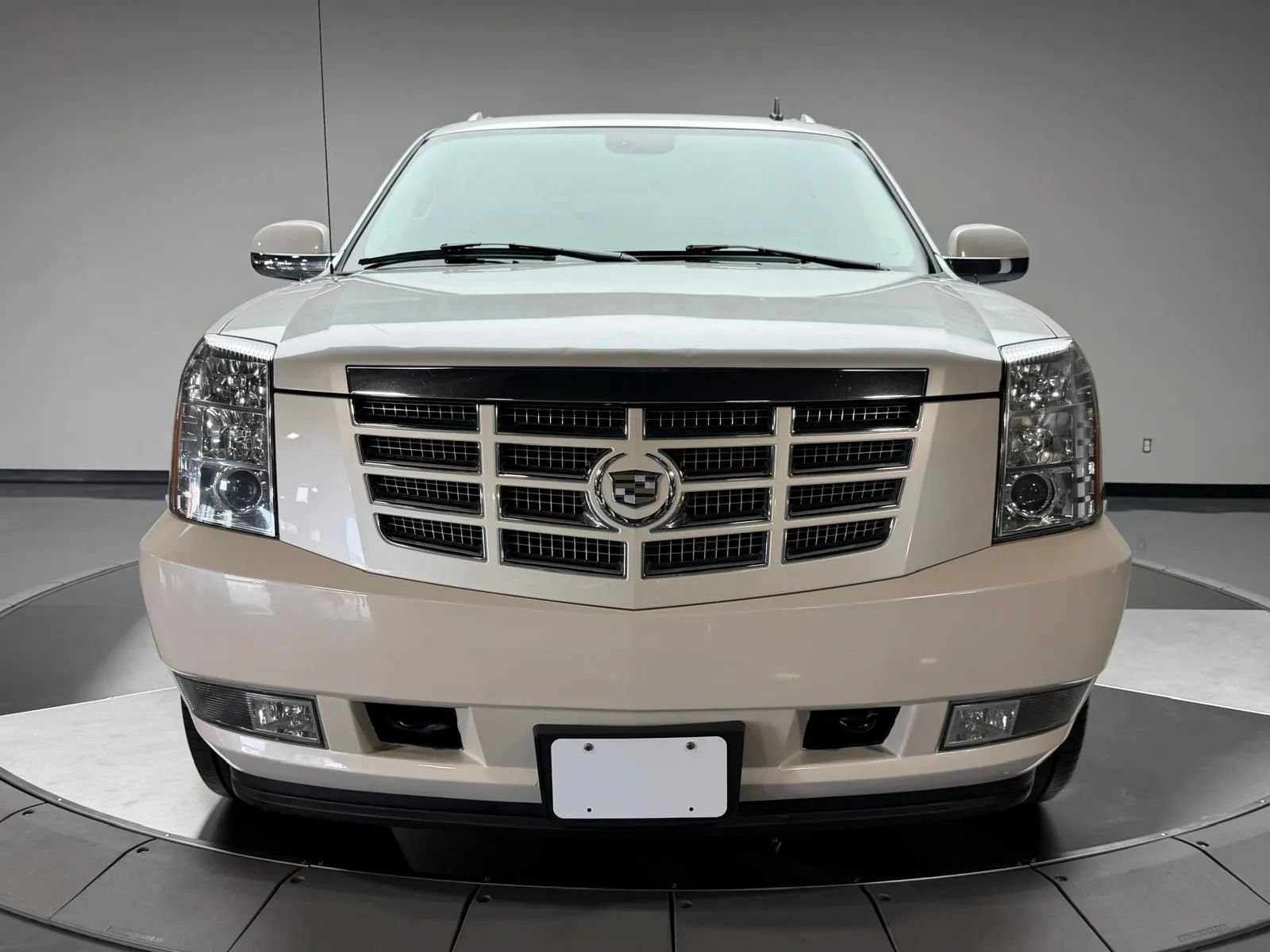 Used 2008 Cadillac Escalade EXT AWD/4WD image 3