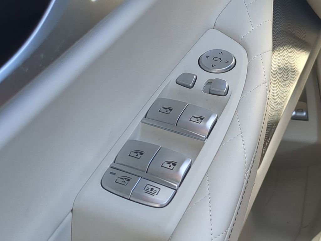 Used 2021 BMW ALPINA B7 xDrive image 26