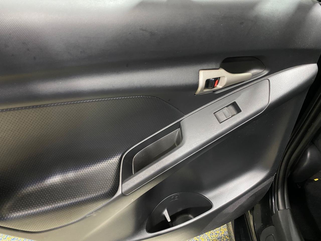 Used 2009 Pontiac Vibe GT FWD image 15