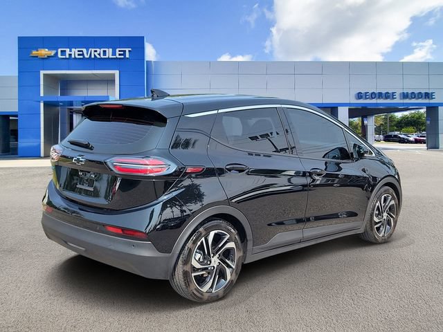 Certified 2023 Chevrolet Bolt LT w/ Infotainment Package FWD image 4