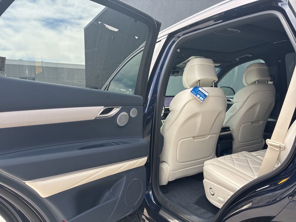Used 2025 Genesis GV80 3.5T Prestige AWD/4WD image 13