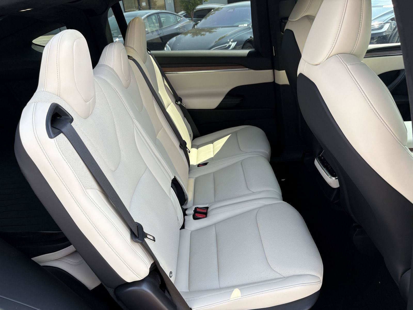 Used 2025 Tesla Model X AWD/4WD image 21