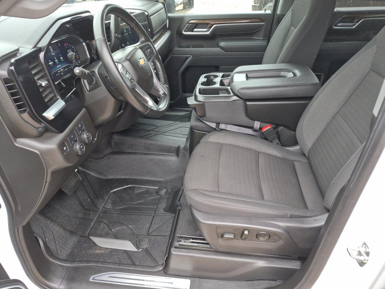 Certified 2025 Chevrolet Silverado 2500 LT w/ Convenience Package AWD/4WD image 10