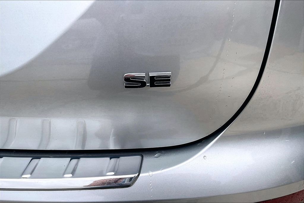 Used 2023 Mitsubishi Outlander SE image 8