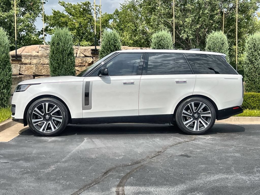 Certified 2023 Land Rover Range Rover SV AWD/4WD image 2