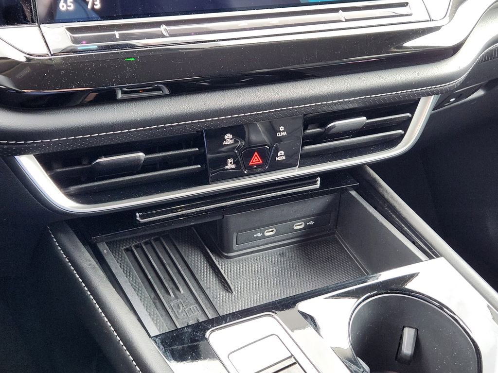 Used 2025 Volkswagen Atlas SE image 21