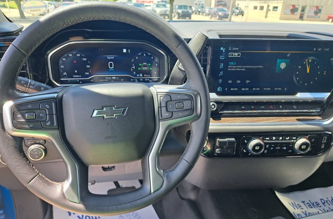 Used 2022 Chevrolet Silverado 1500 RST AWD/4WD image 8
