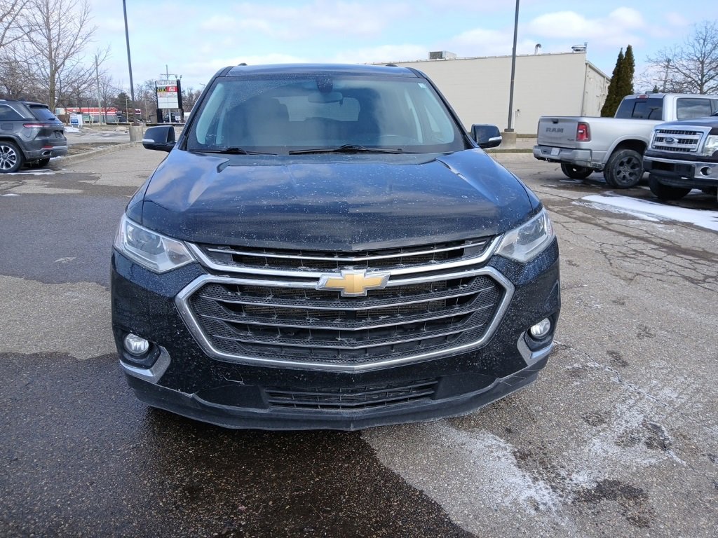 Used 2020 Chevrolet Traverse LT image 2