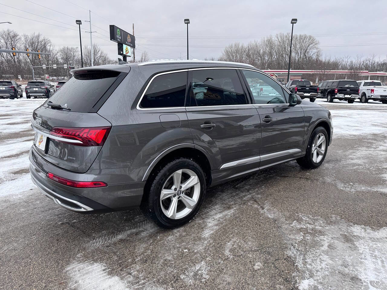 Used 2020 Audi Q7 2.0T Premium w/ Convenience Package image 5