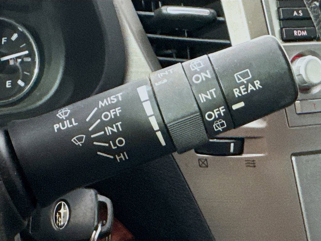 Used 2011 Subaru Outback 2.5i Limited image 13