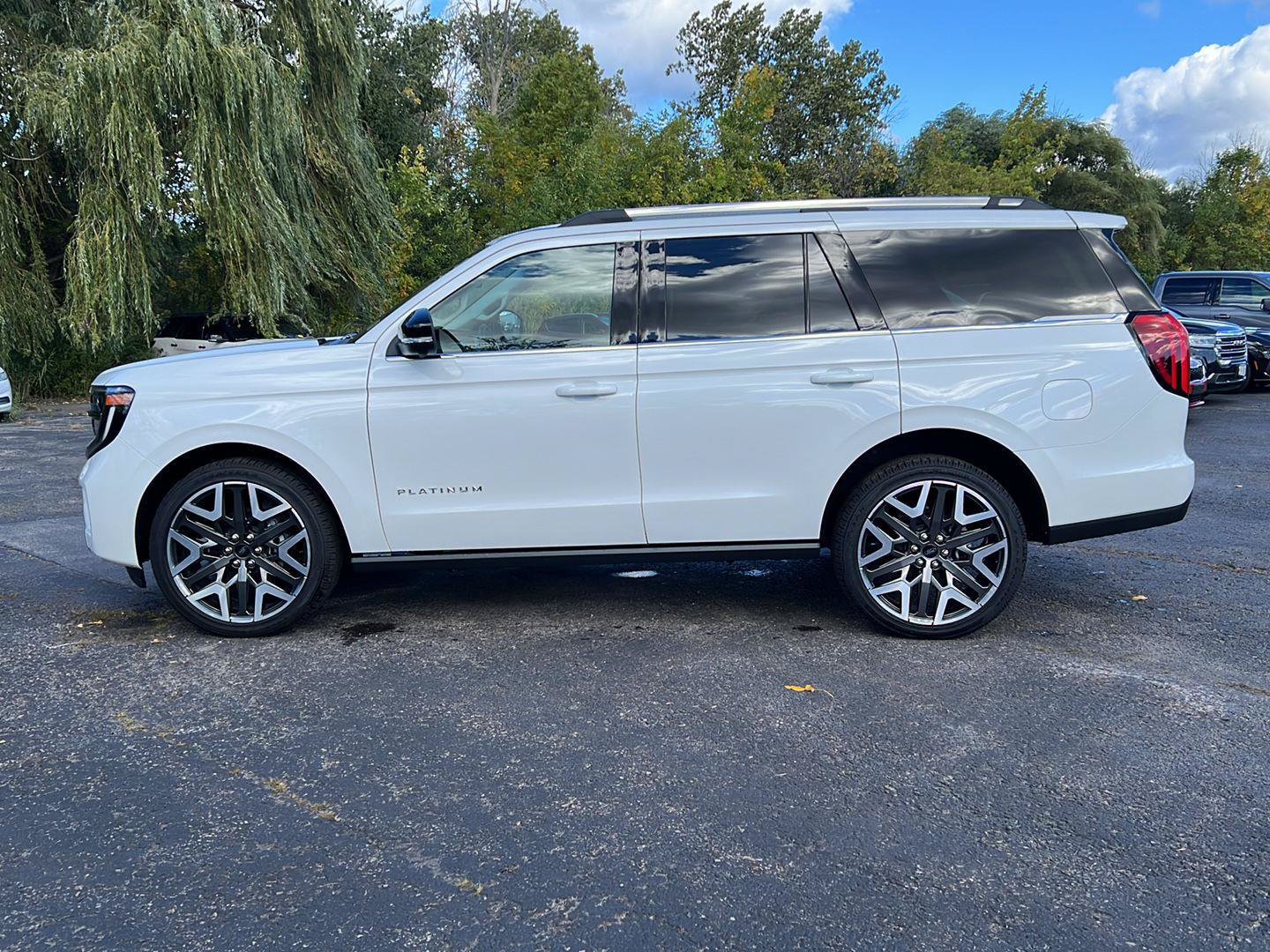 Used 2026 Ford Expedition Platinum w/ Platinum Ultimate Package AWD/4WD image 19