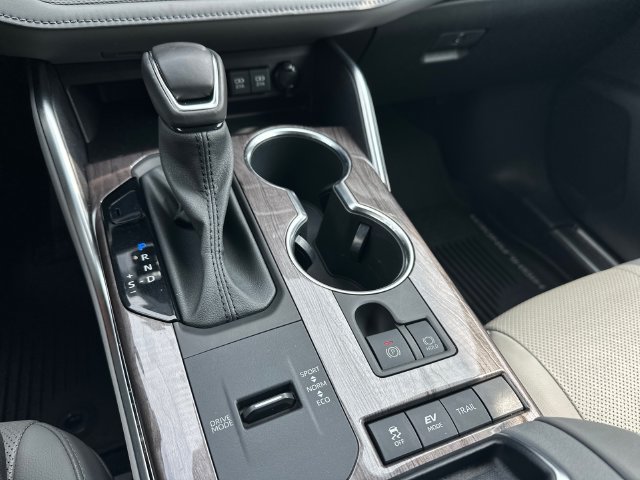 Used 2021 Toyota Highlander Platinum AWD/4WD image 27