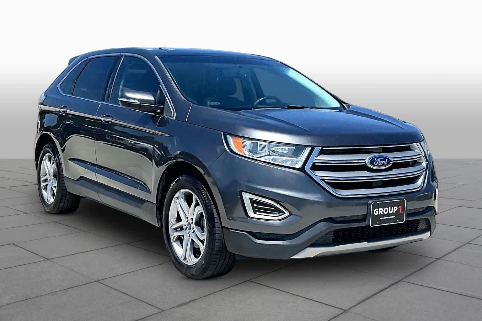 Used 2016 Ford Edge Titanium FWD image 3