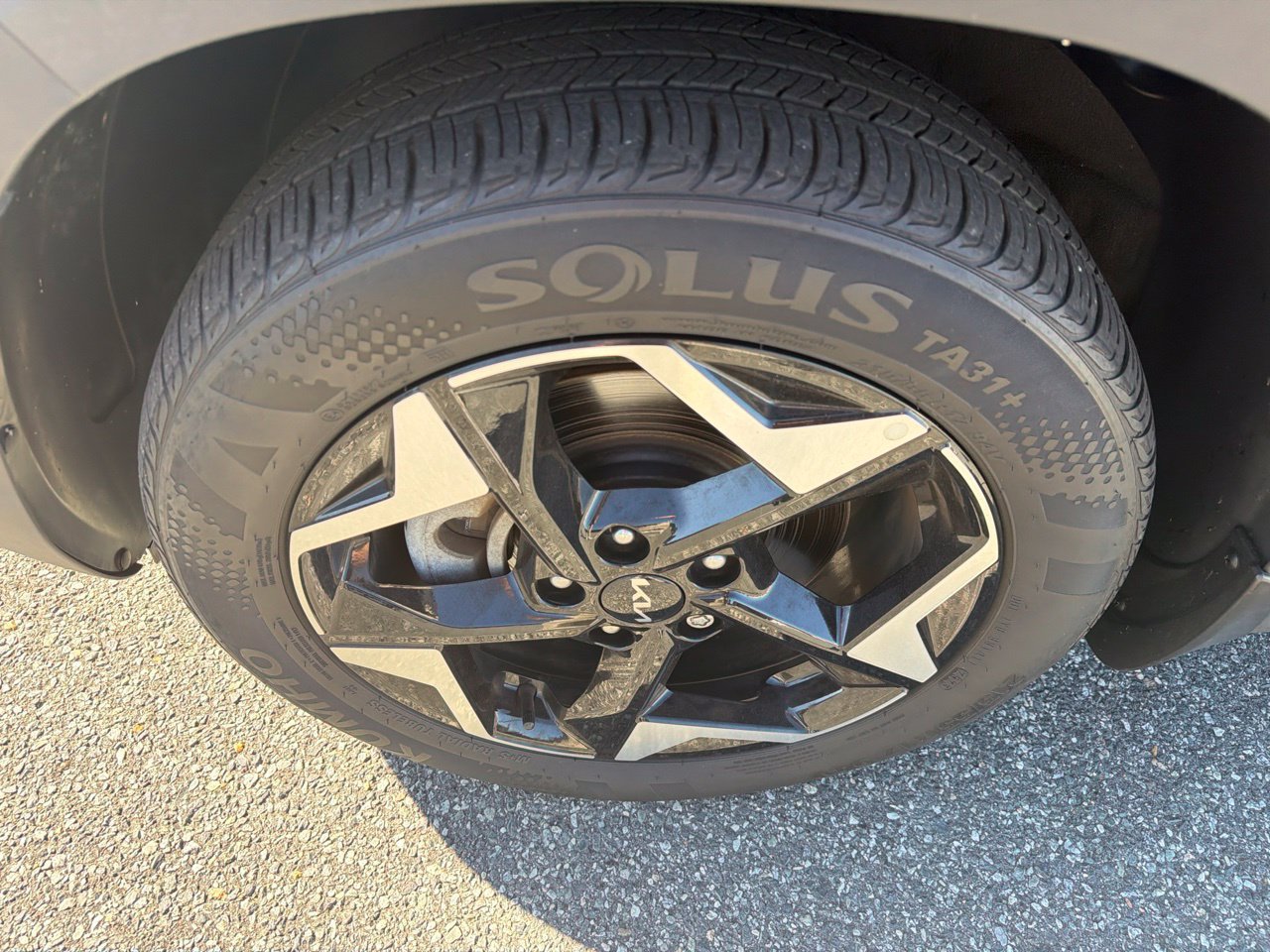 Used 2024 Kia Seltos EX AWD/4WD image 13