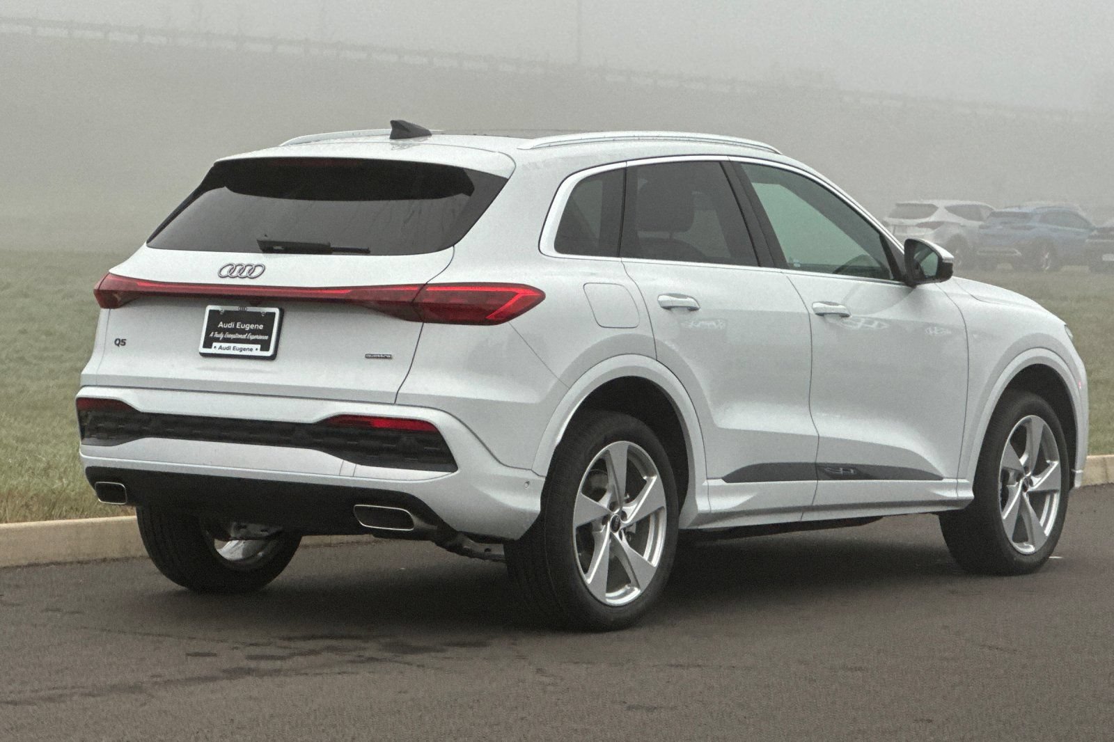 Used 2025 Audi Q5 Premium Plus w/ Premium Plus AWD/4WD image 3