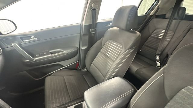 Used 2020 Kia Sportage LX w/ LX Popular Package image 13