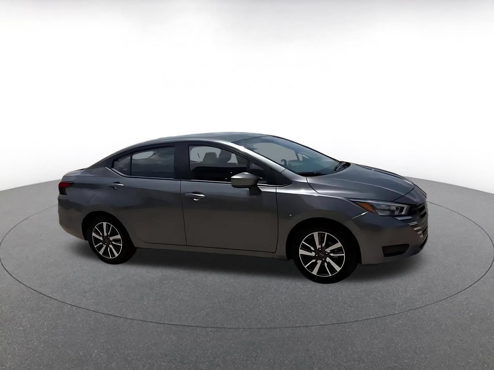 Used 2025 Nissan Versa SV FWD image 2