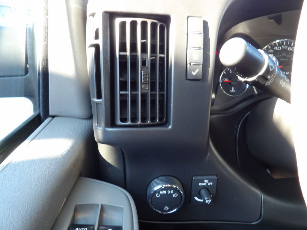 Used 2017 Chevrolet Express 2500 image 19