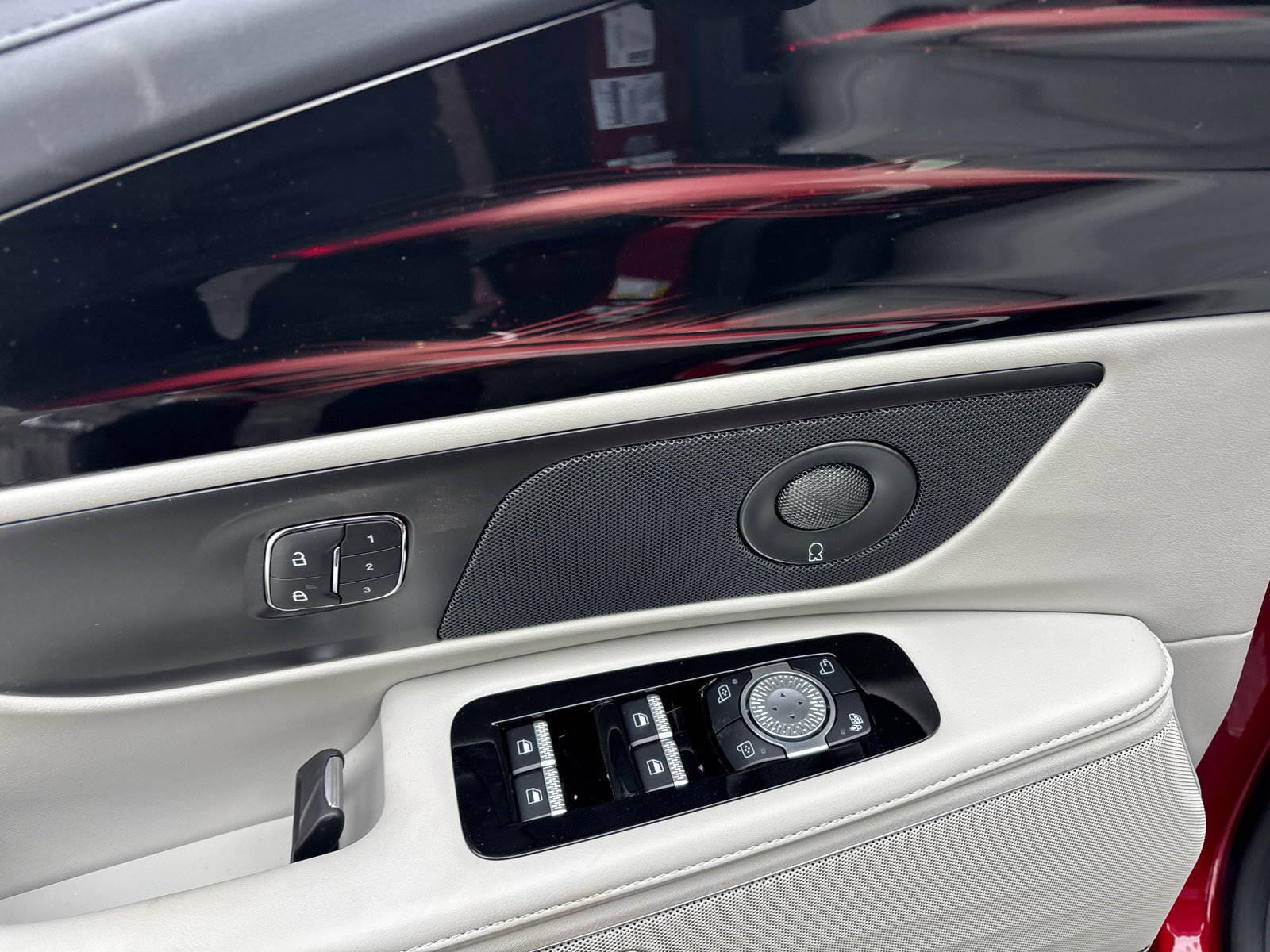 New 2026 Lincoln Nautilus Reserve AWD/4WD image 12
