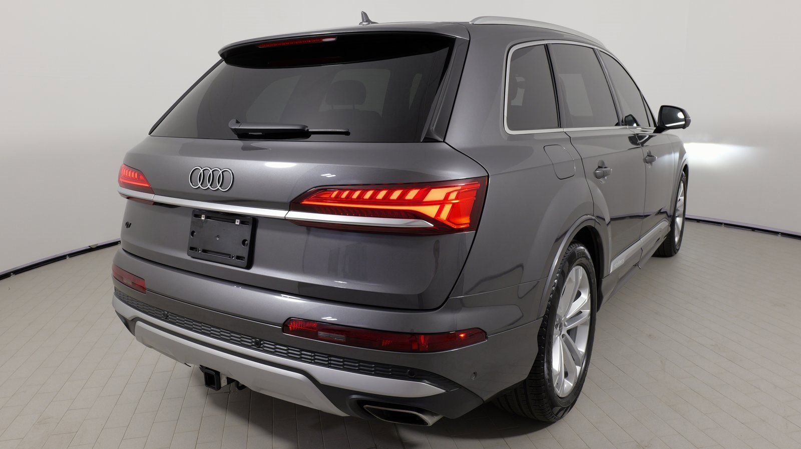 Used 2025 Audi Q7 3.0T Prestige w/ Prestige Package image 12