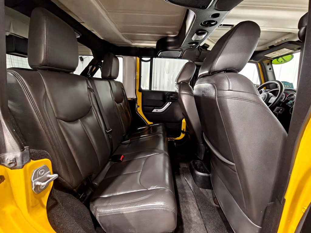 Used 2015 Jeep Wrangler Unlimited Rubicon w/ Dual Top Group AWD/4WD image 18