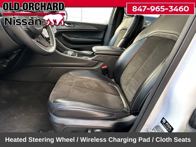 Used 2023 Jeep Grand Cherokee Altitude AWD/4WD image 11