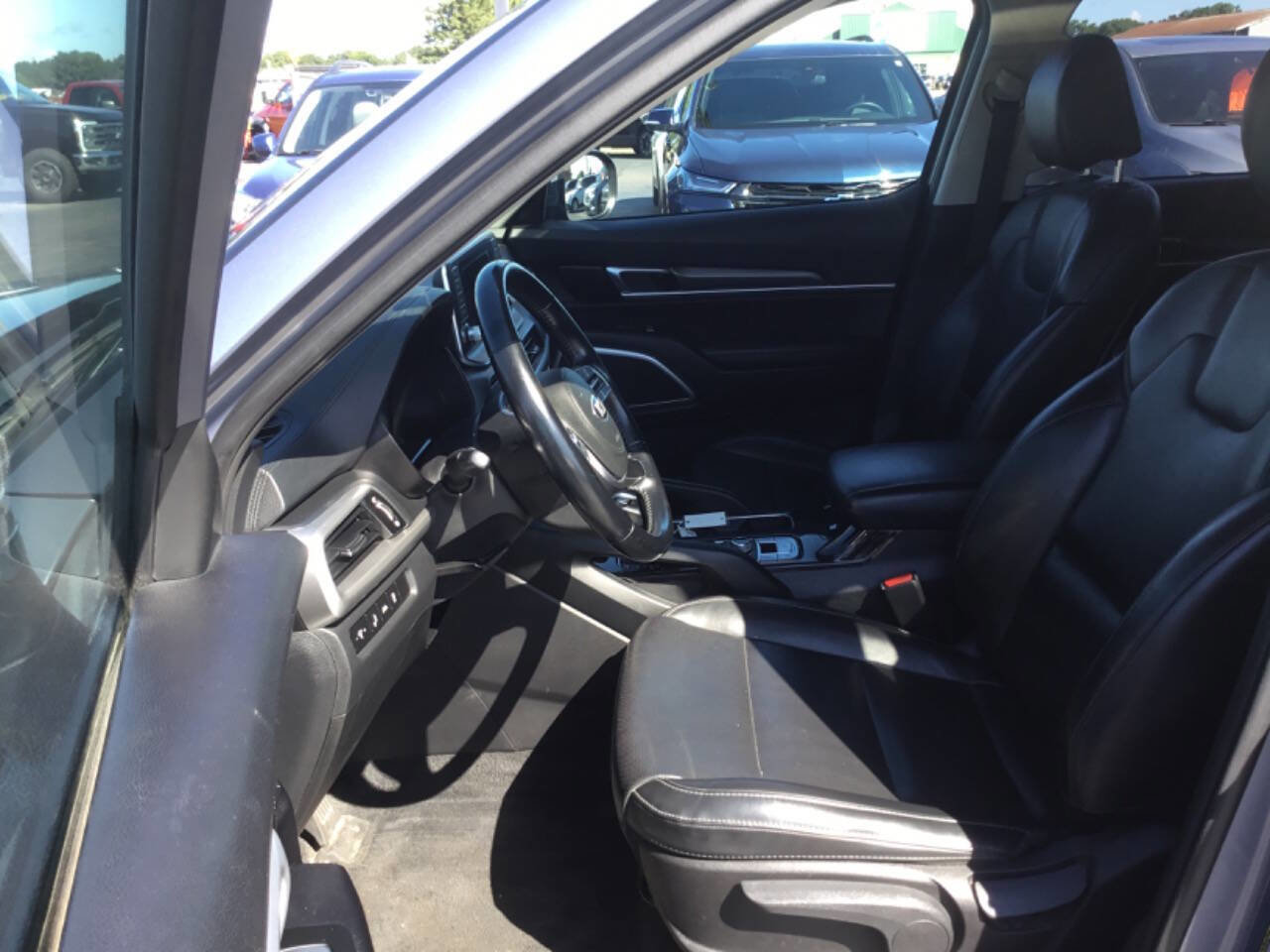 Used 2020 Kia Telluride LX image 3